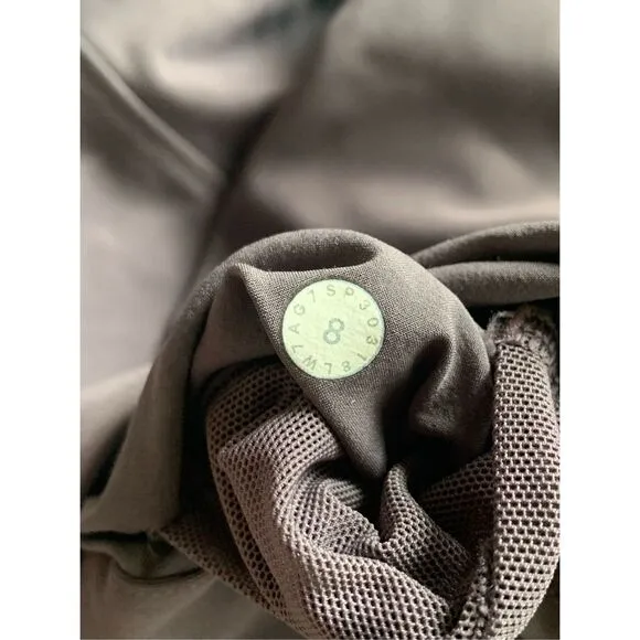 56 Lululemon On The Fly GRAY yoga Gym SHORTS sz 8