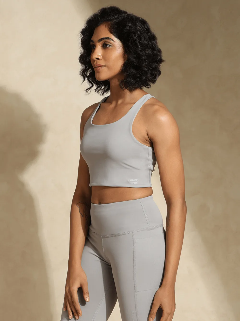 Cloud Grey High Impact Action Bra With Clasp & Aura Cycling Shorts