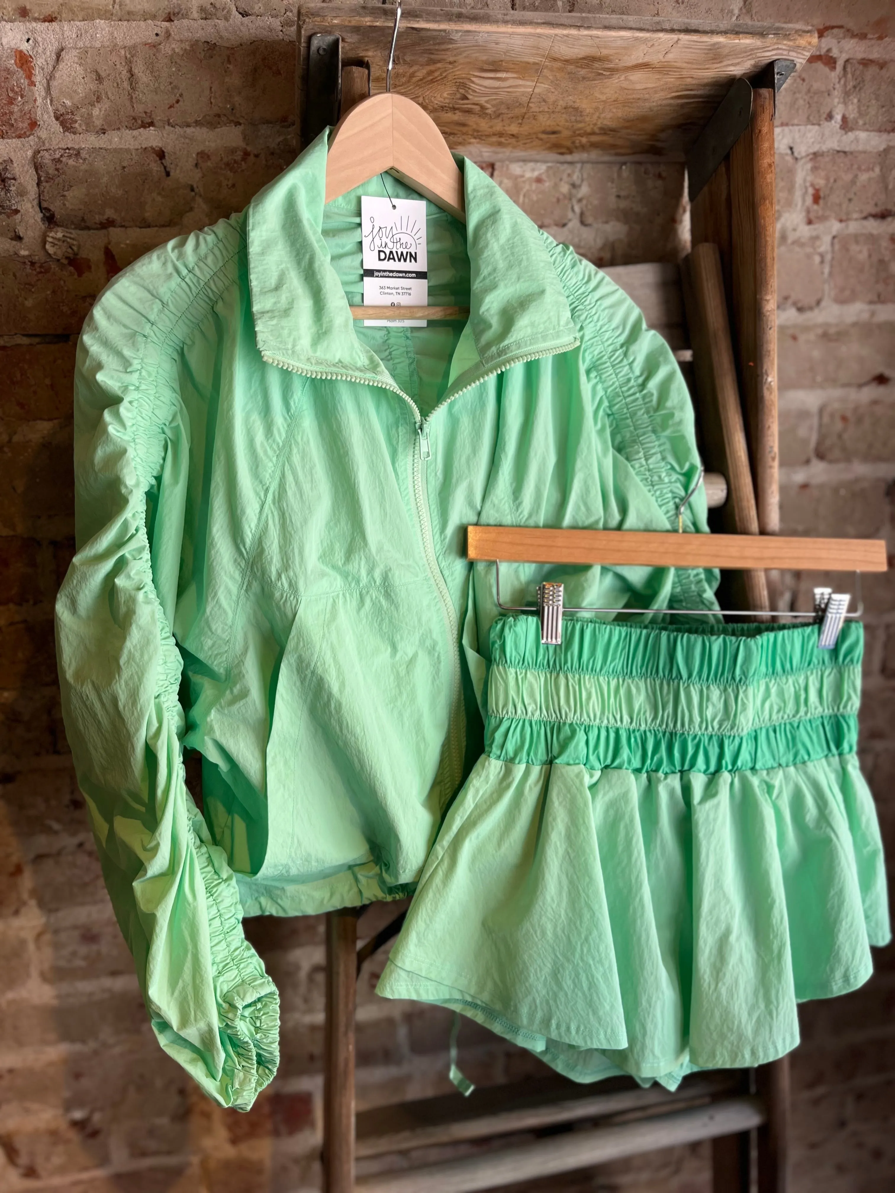 Colorblock Sporty Shorts- Apple Green
