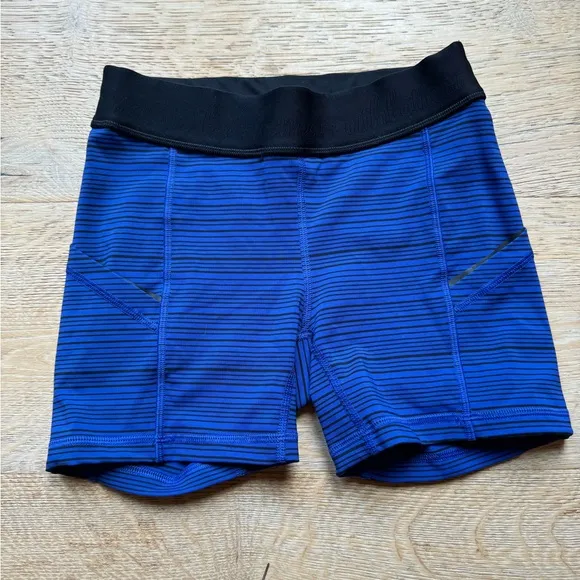 Lululemon biking cycling shorts size 4 What the Sport price is firm!