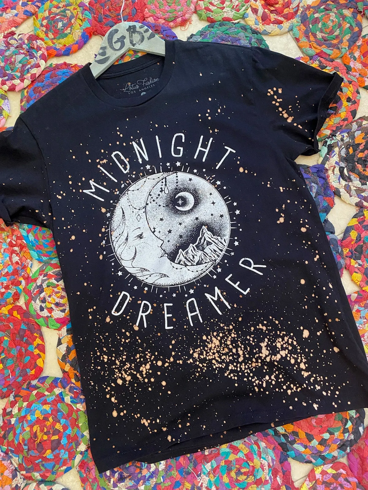 MIDNIGHT DREAMER GRAPHIC TEE