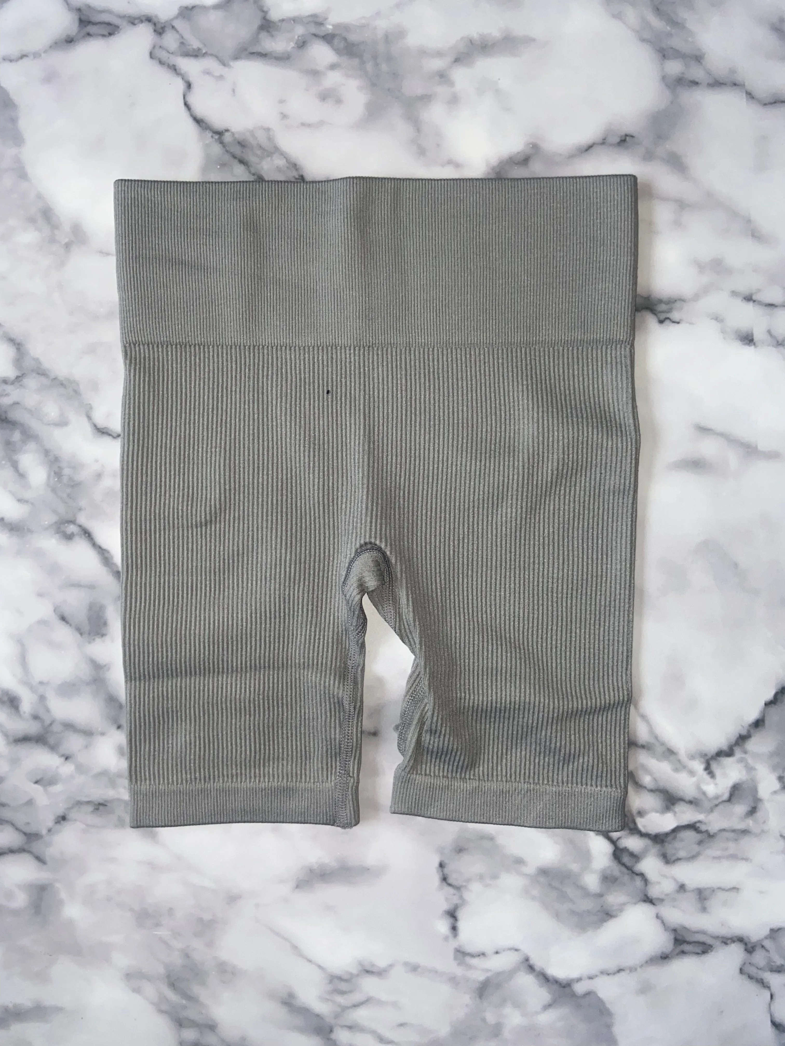 Ribbed cycling short grey