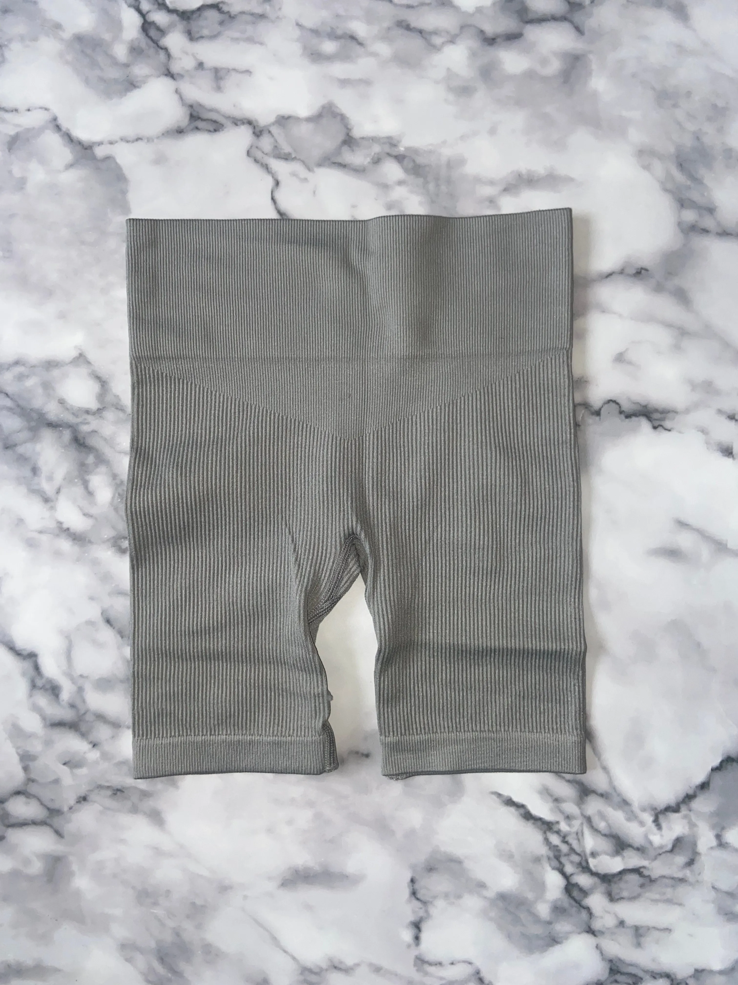 Ribbed cycling short grey