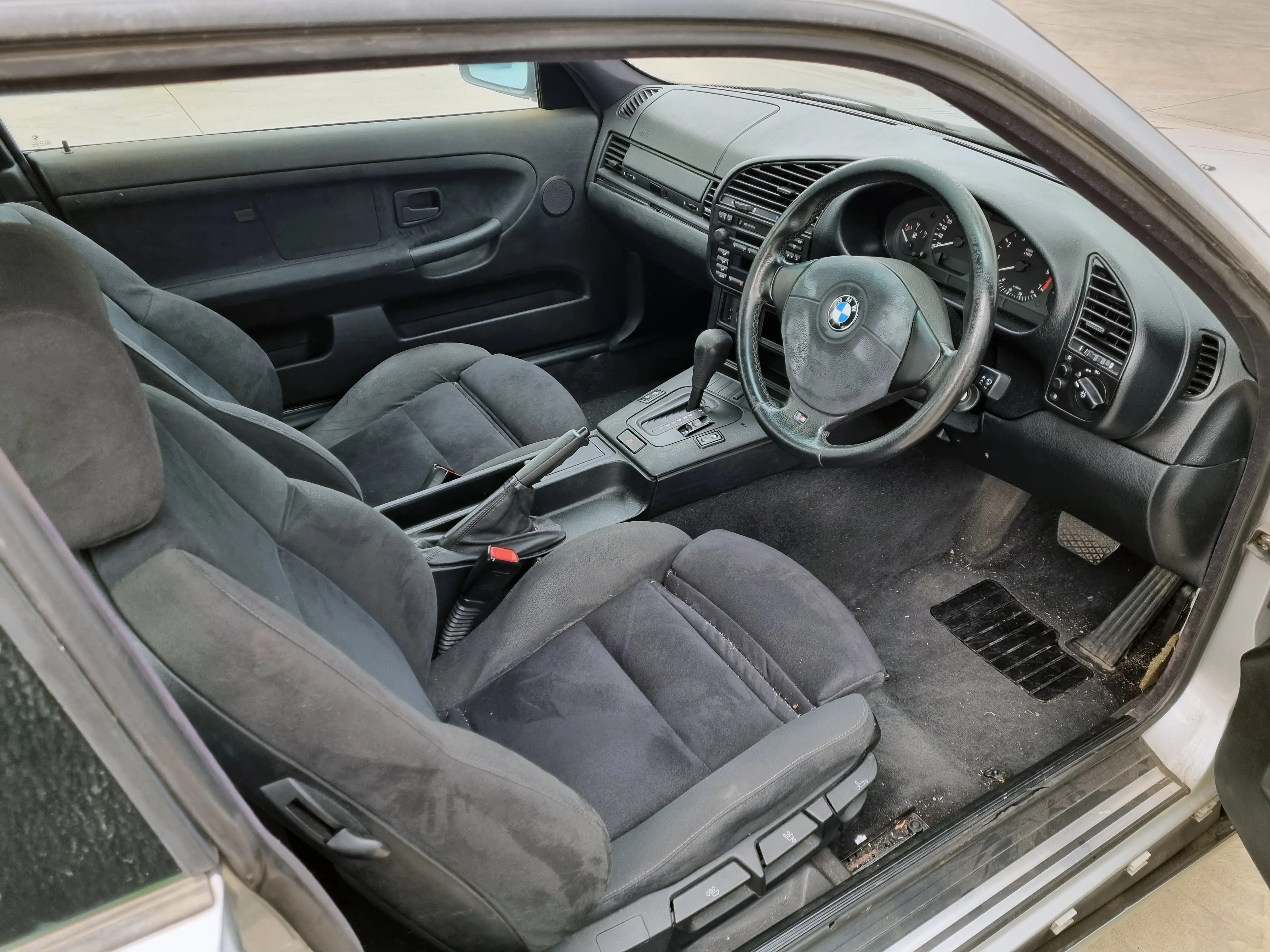 S3057 3' E36 Coupe 318is M44 AUTO 1998/09