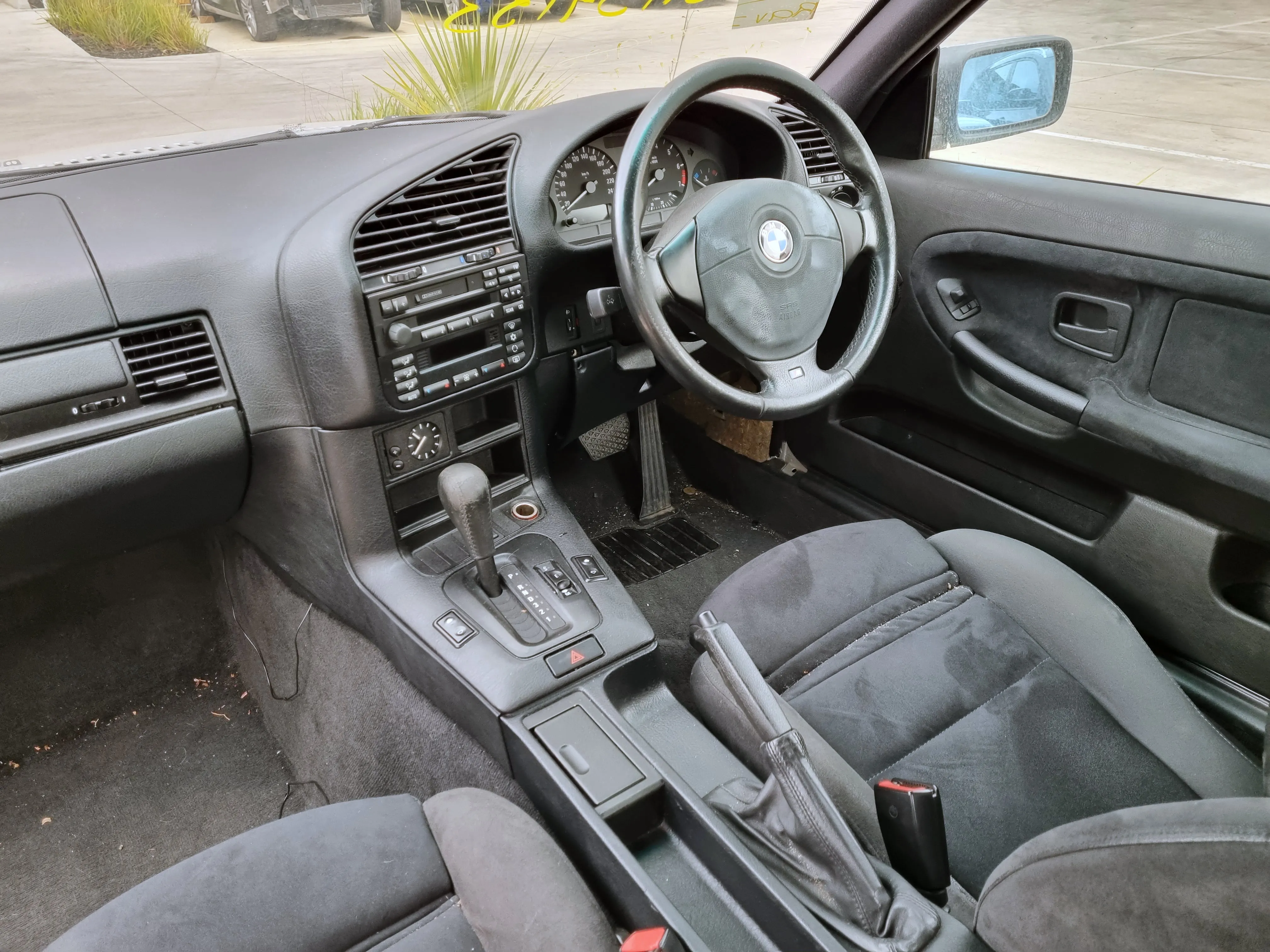 S3057 3' E36 Coupe 318is M44 AUTO 1998/09