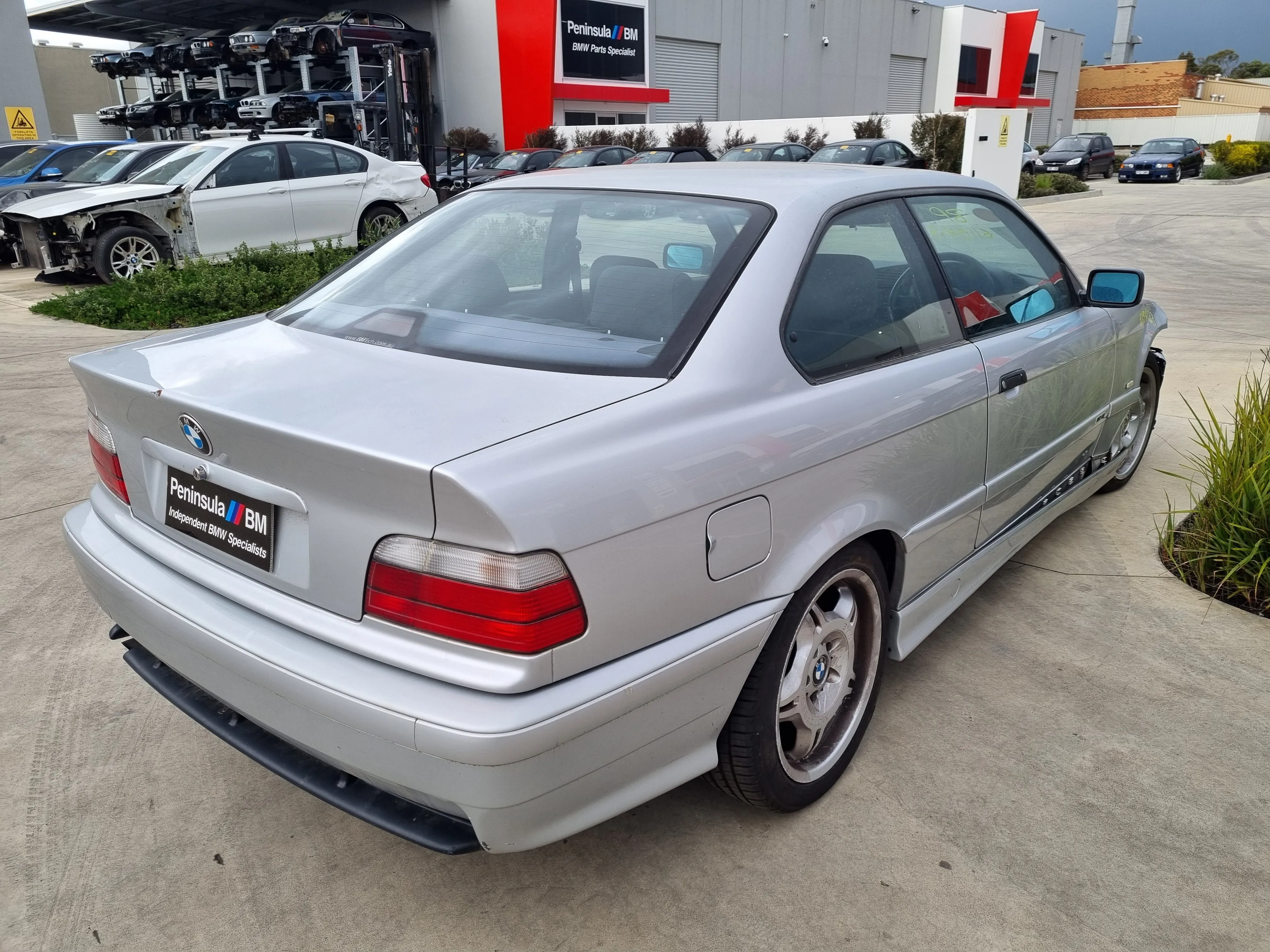 S3057 3' E36 Coupe 318is M44 AUTO 1998/09