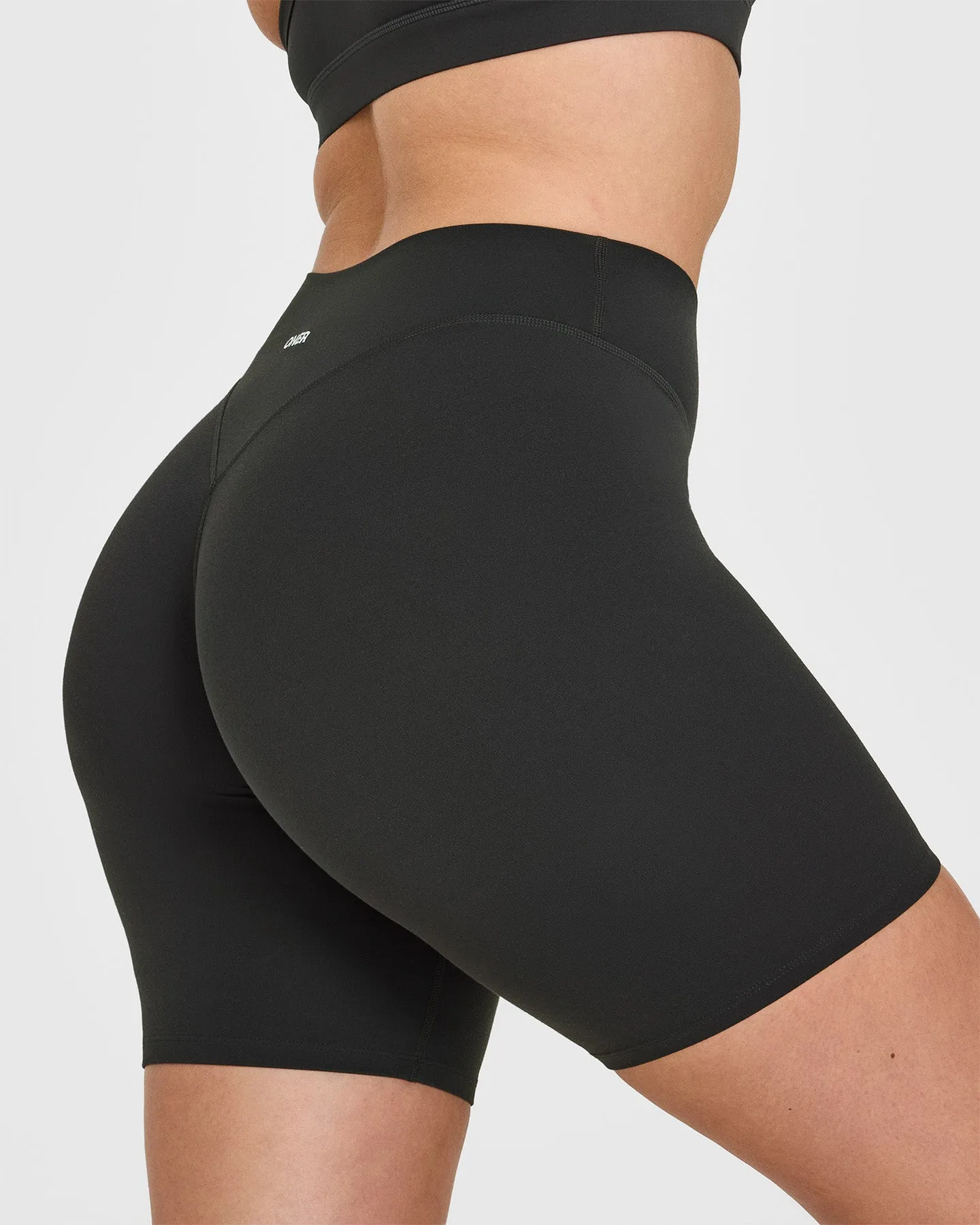 SoftMotion™ Cycling Shorts 8" | Soft Black