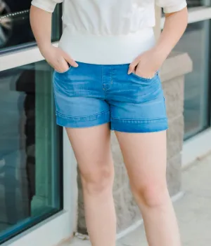 Sound Style Pull On Shorts in Medium Wash