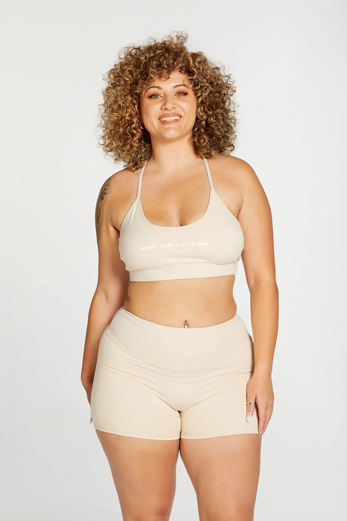 STAPLE SHORT SHORTS BEIGE