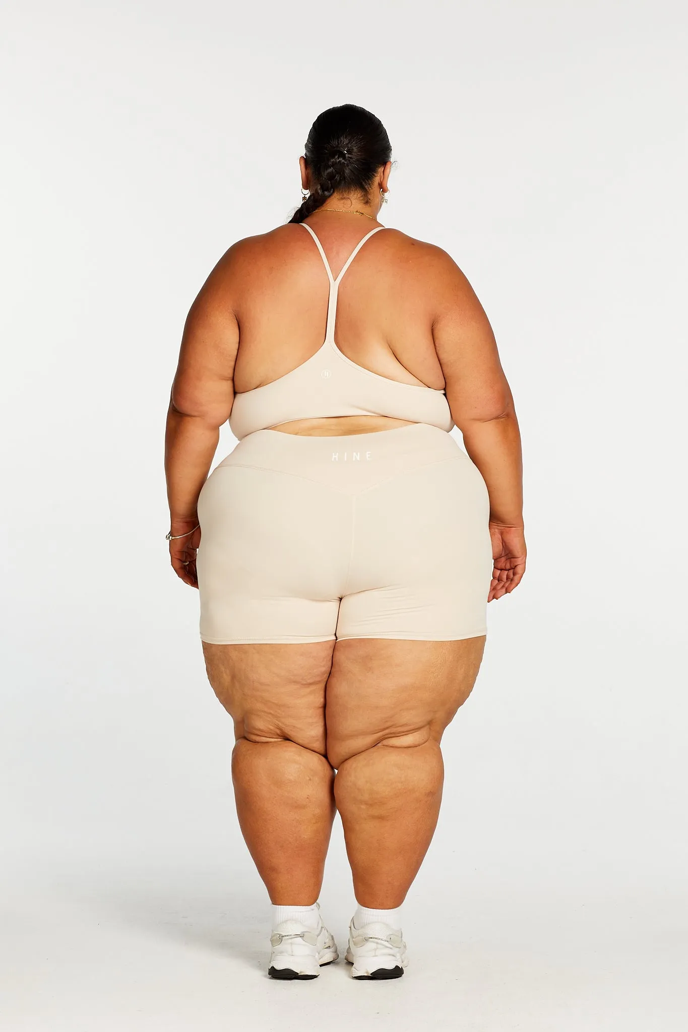 STAPLE SHORT SHORTS BEIGE