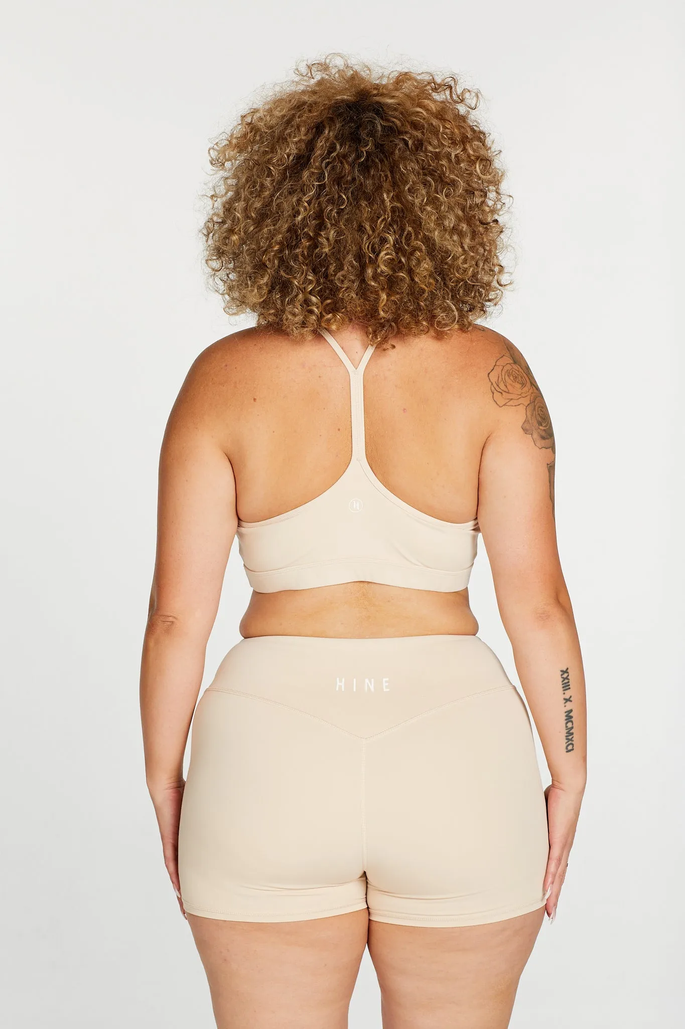 STAPLE SHORT SHORTS BEIGE