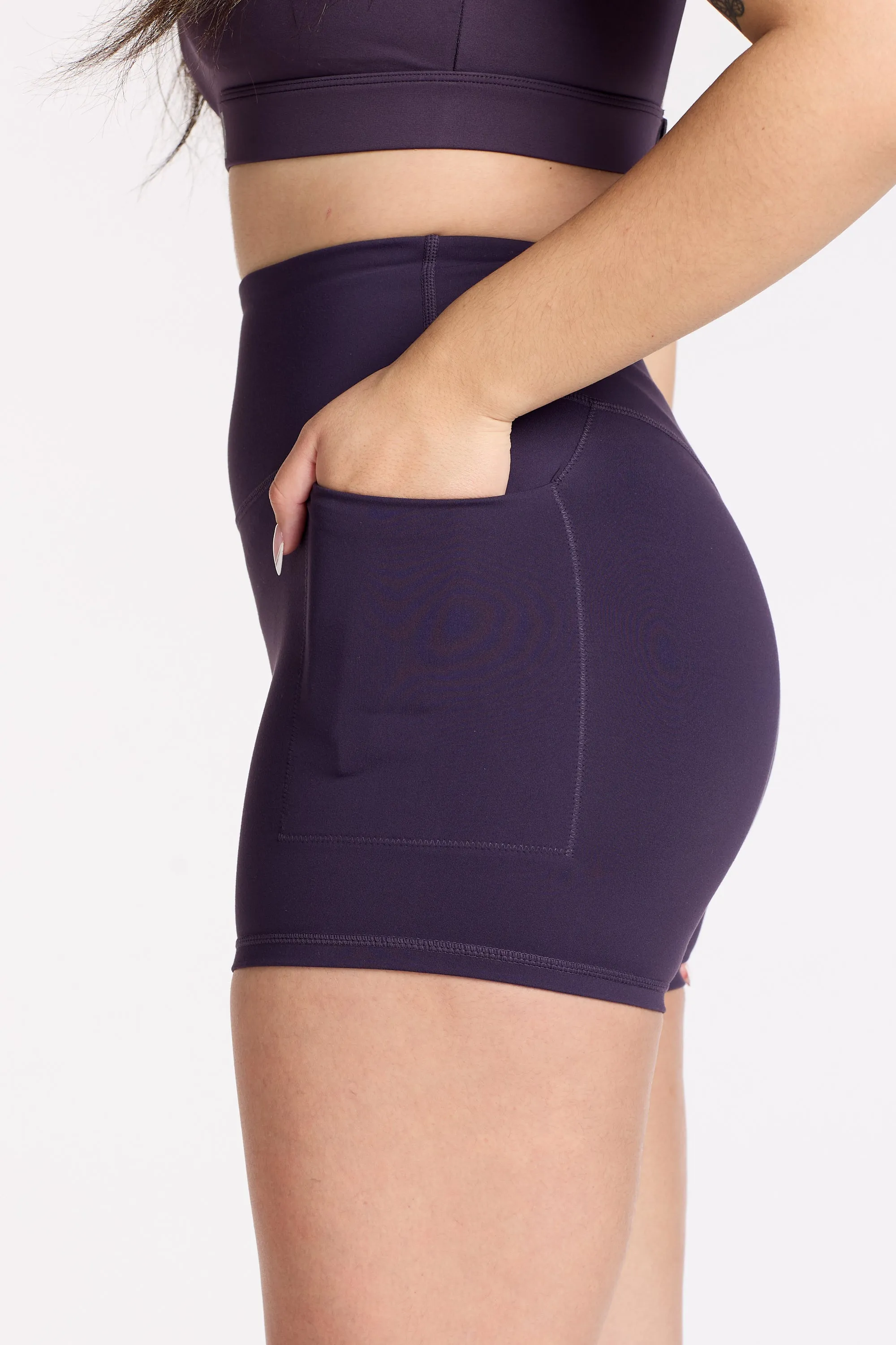 STAPLE W/ POCKET SHORT SHORT MIDNIGHT