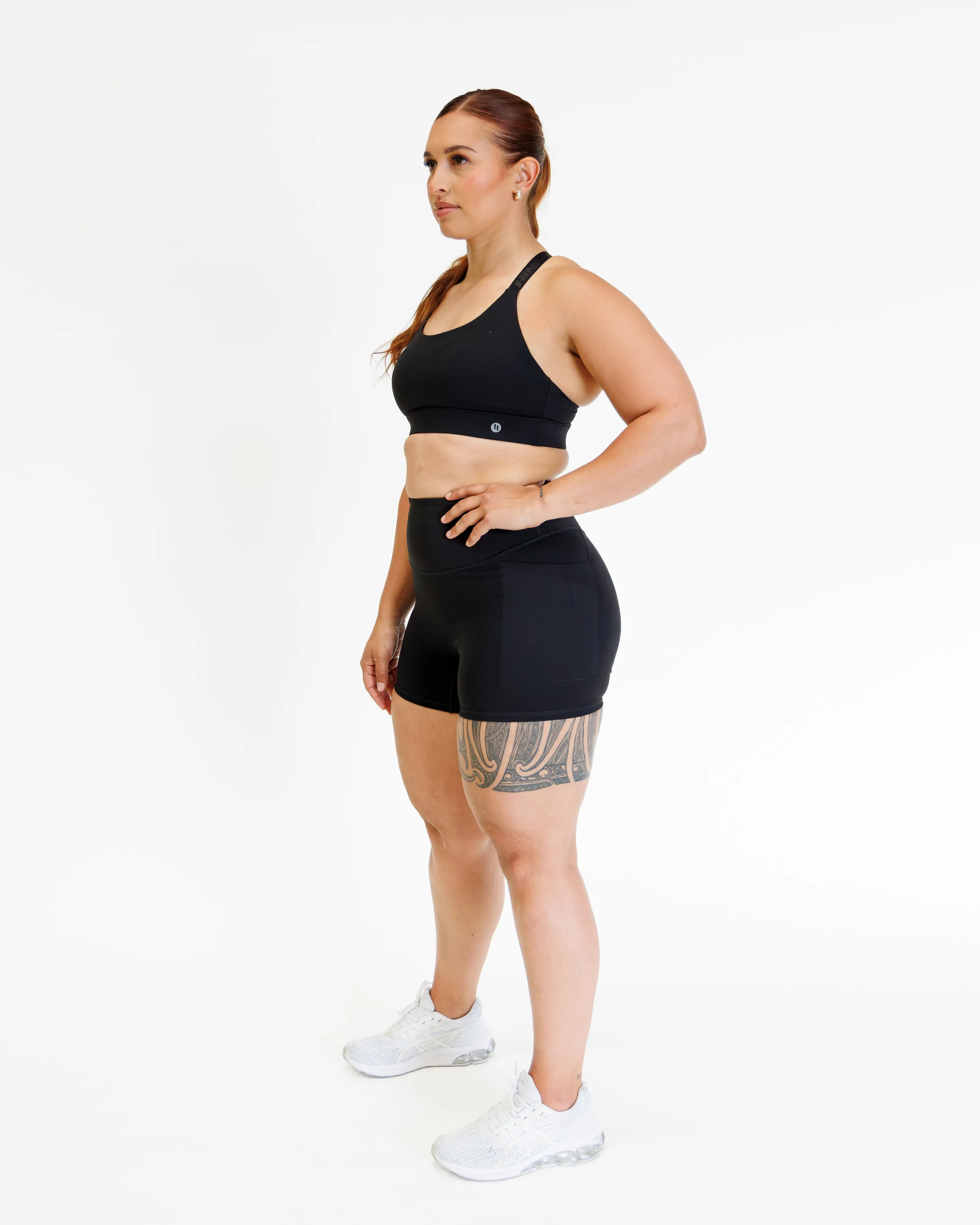 STAPLE W/ POCKET SHORT SHORT ONYX