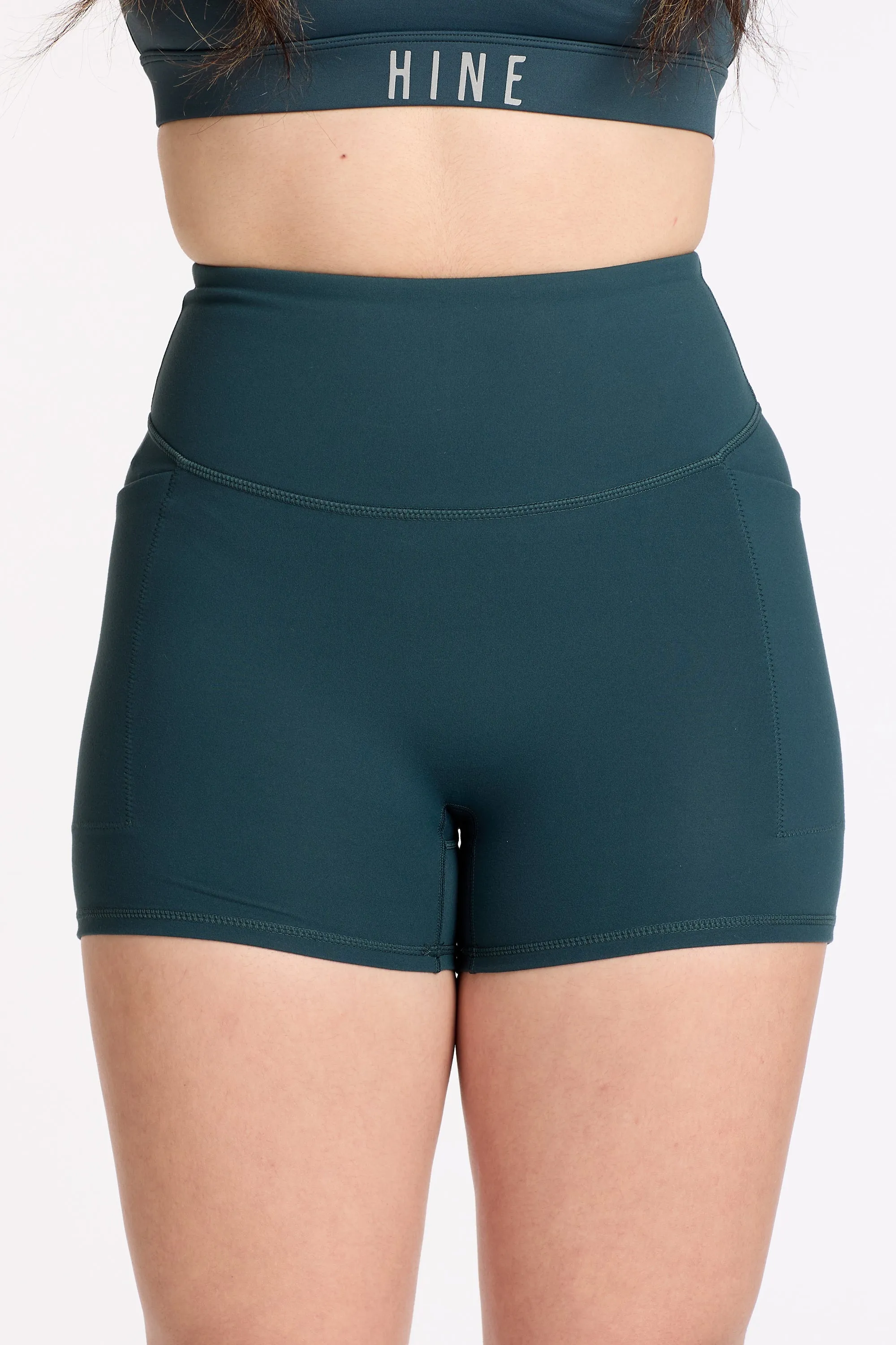 STAPLE W/ POCKET SHORT SHORTS JADE