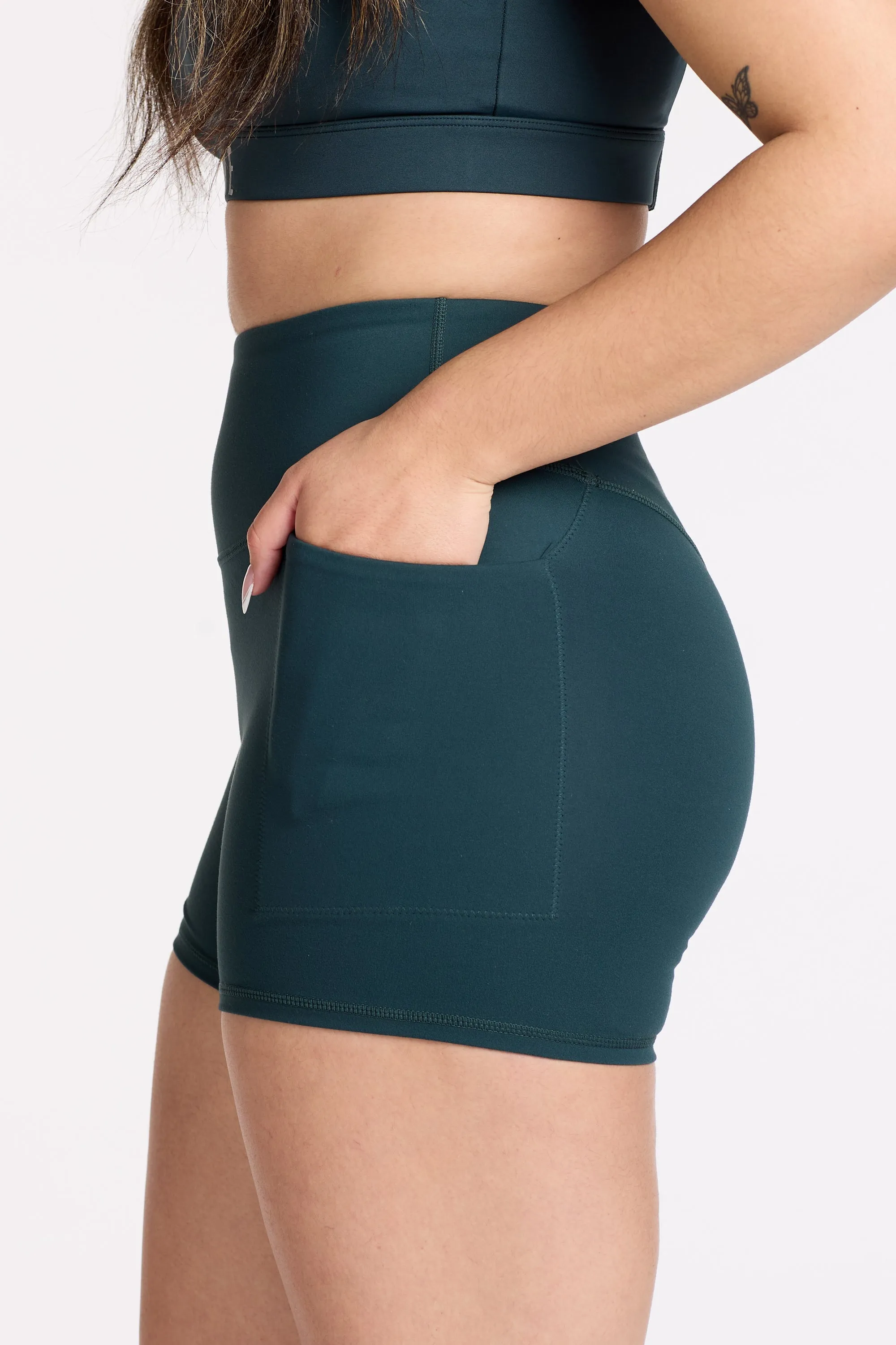 STAPLE W/ POCKET SHORT SHORTS JADE