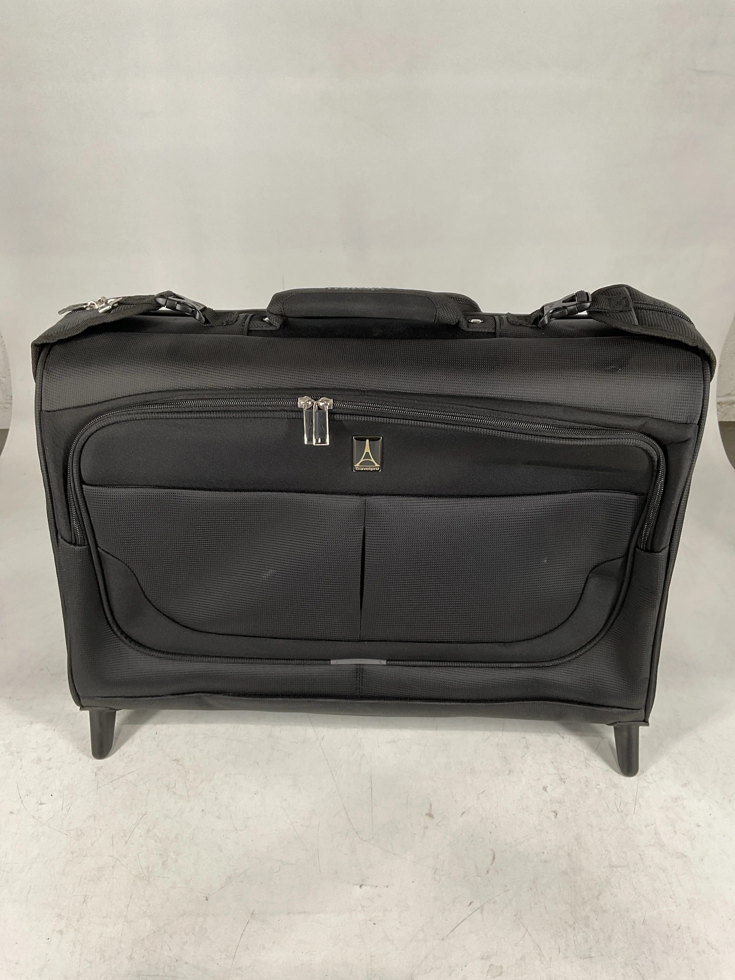 Travelpro Maxlite 5 Softside Lightweight Carry-On Upright 2 Wheel Rolling Garment Bag, Men and Women U4