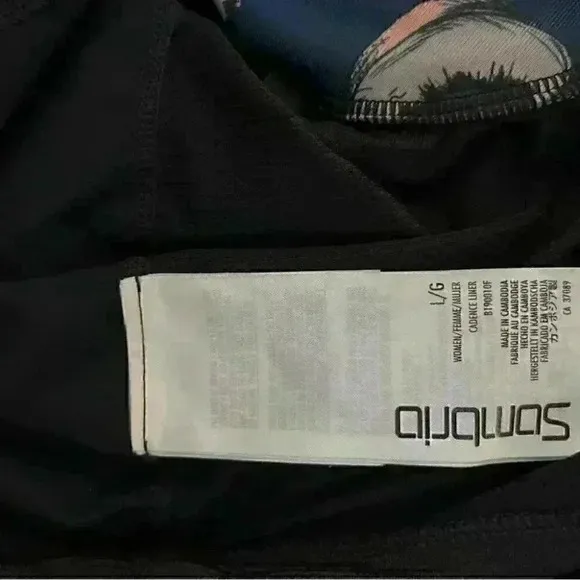 WOMEN'S BNWT Sombrio Cycling Shorts Size Lg.